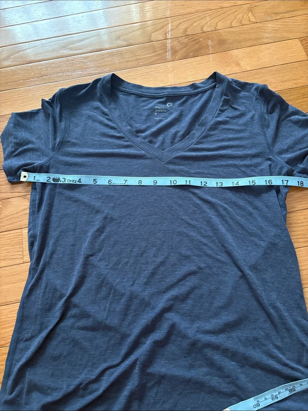 GAP Women's V-Neck Tee - Dark Blue - Picture 5 of 6